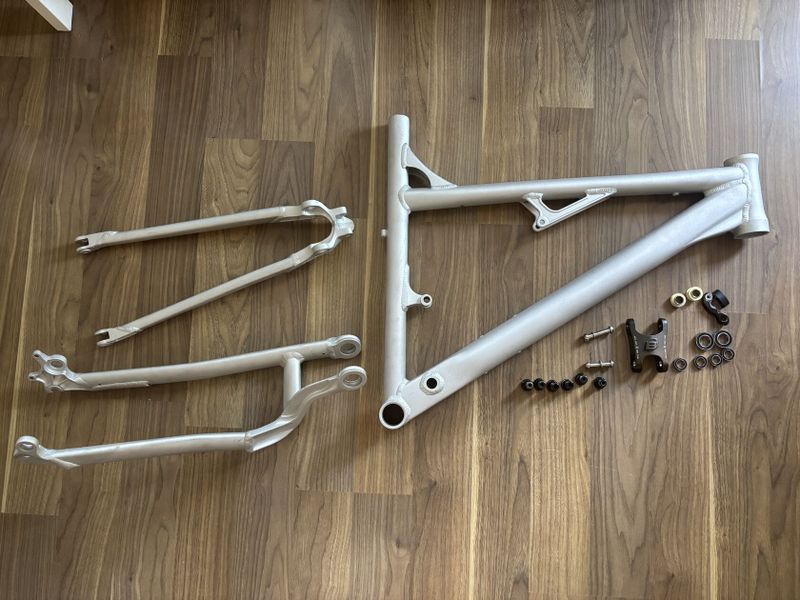 Celoodpružený rám Bergamont Threesome L 27.5"