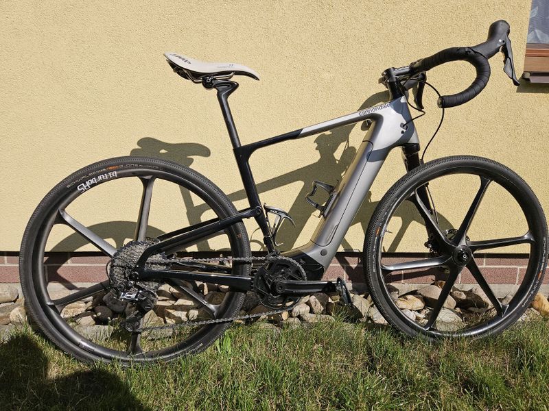 Gravel Cannondale Topstone carbon Neo Lefty