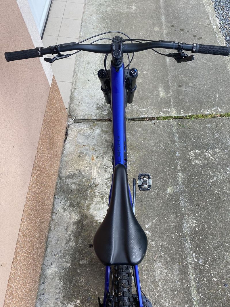 Trek slash 8 