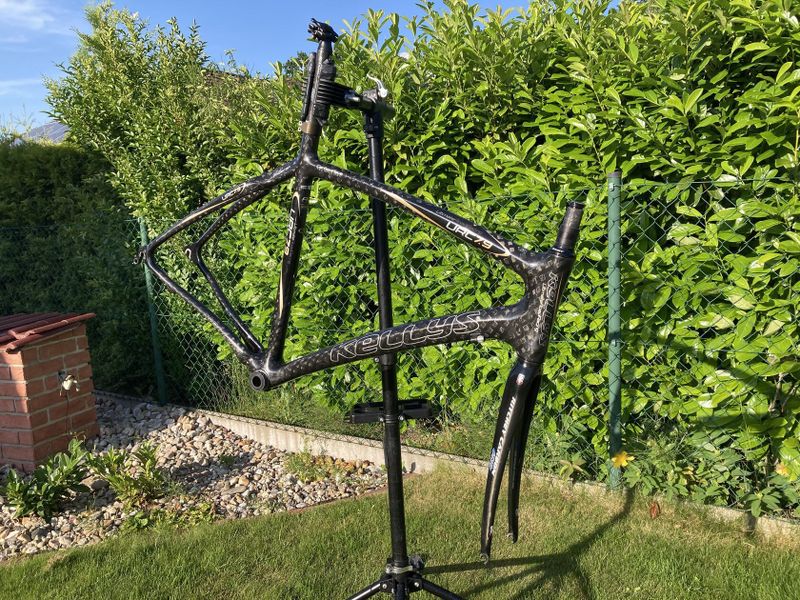 Karbonový rám Kellys URC 7.9 L