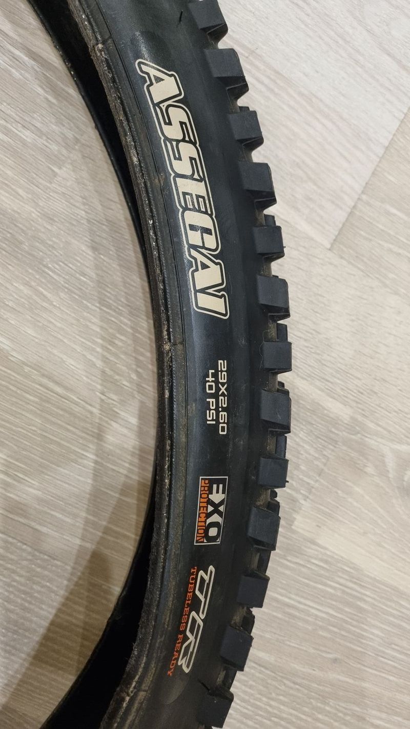 Prodám 29x2.6 plášť 1ks