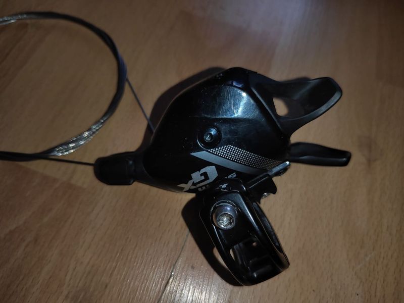 Prodám přehazovačku sram GX 11 rychlostní + řadicí páčka GX