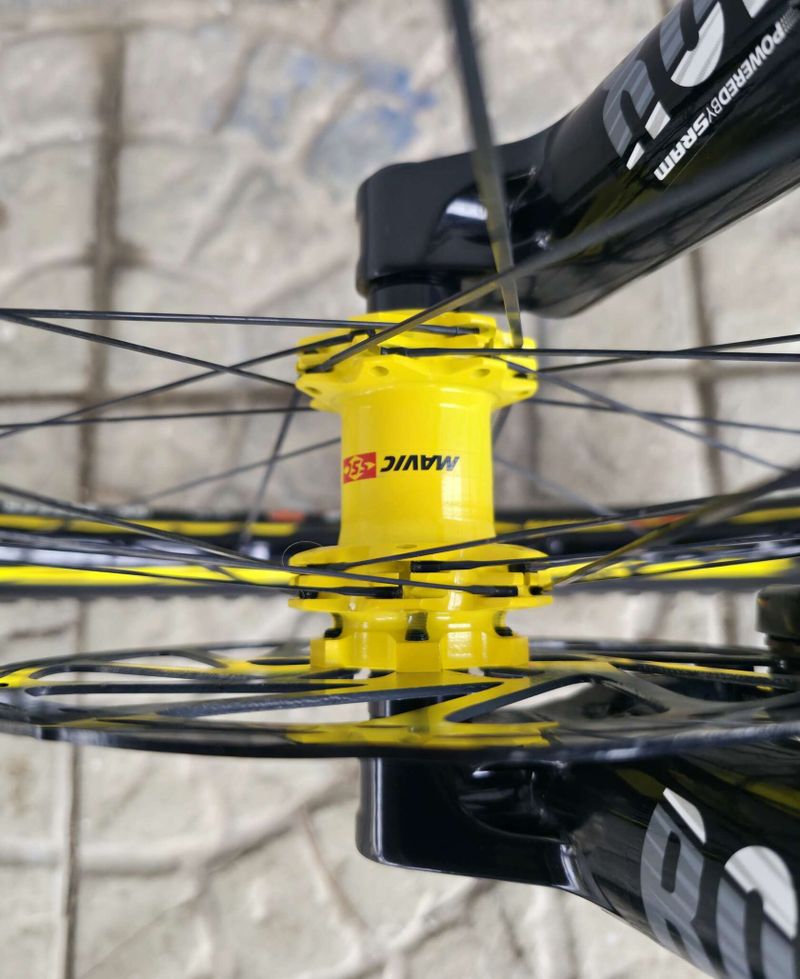 Downhill kolo Canyon Sender CF 9.0 Team Carbon 2018 27.5"