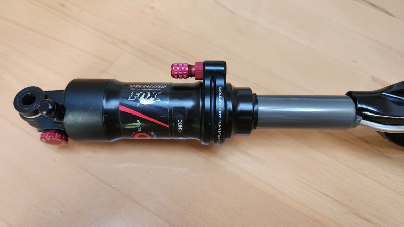 Zadní stavba Specialized - rezervace do 29.6.