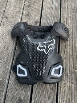 Fox Youth R3 Guard