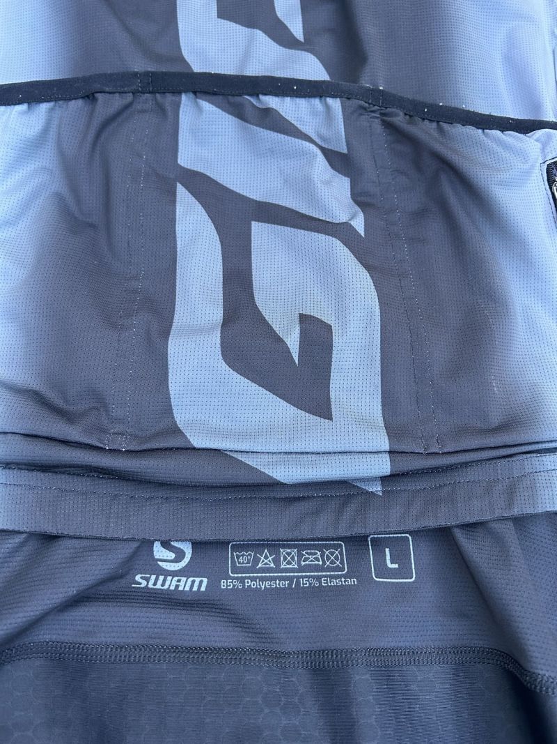 Dres a kalhoty Giant
