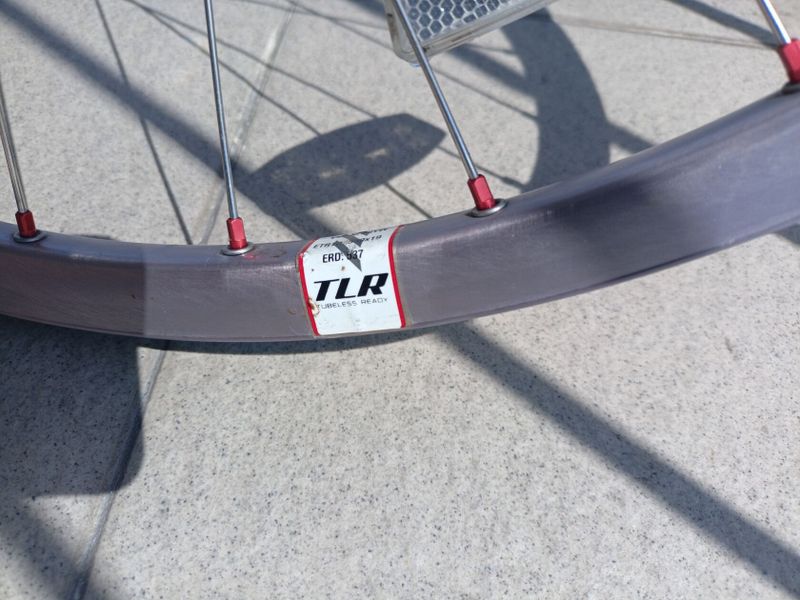 Zapletená kola Bontrager RXL 26'