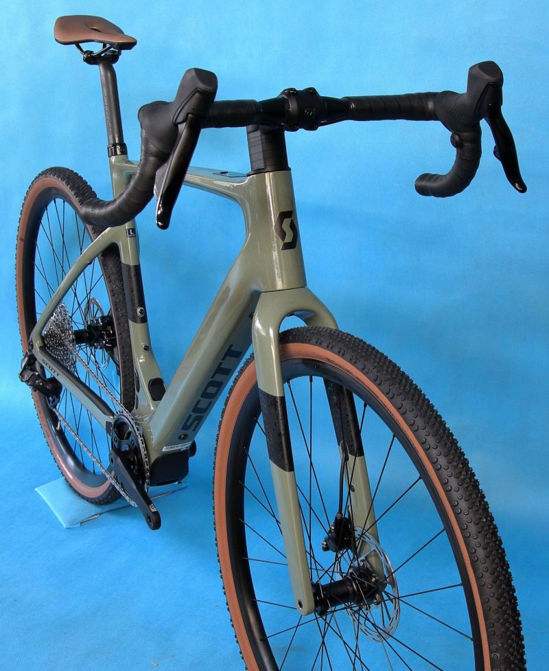 SCOTT Solace Gravel eRide 20 2025 - atraktivní karbonový elektro gravel – NOVÝ