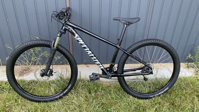 Horské kolo Specialized Rockhopper 2022