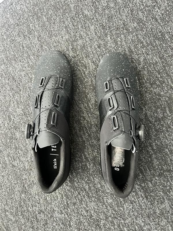 Fizik Tempo Overcurve R4 Black/Les Classiques