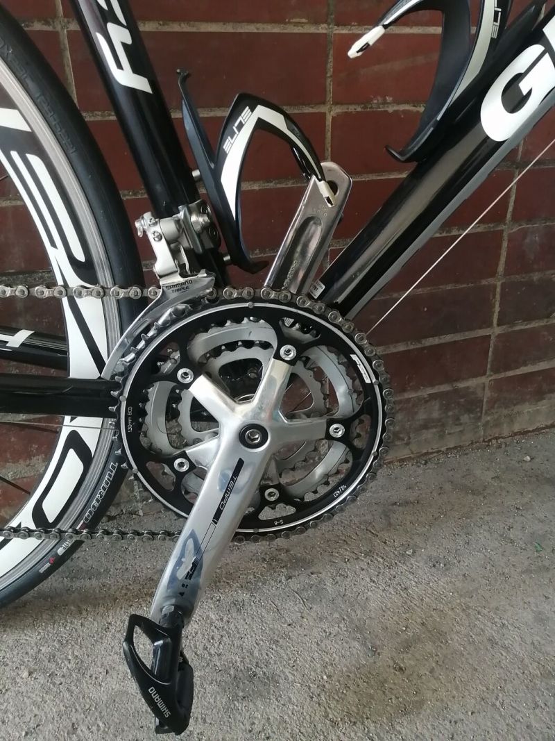 silniční kolo GIANT Defy