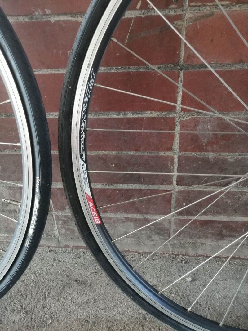 silniční kolo GIANT Defy
