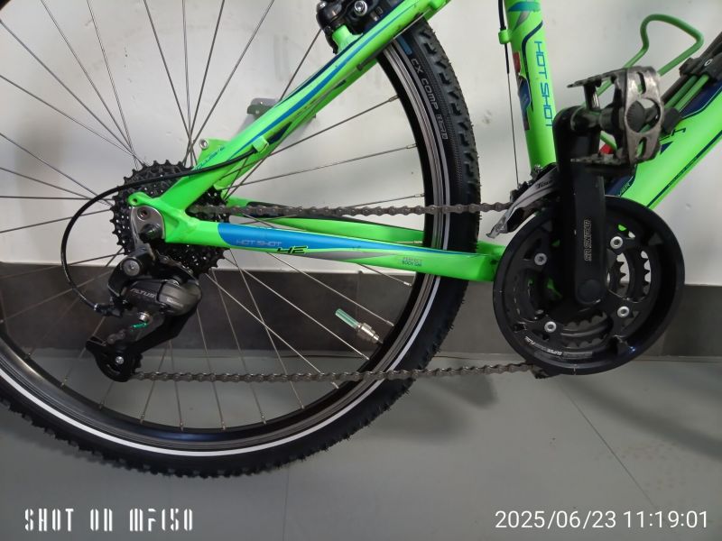 Kolo 4Ever HOT SHOT 26" Fluor Zelená, model 2017