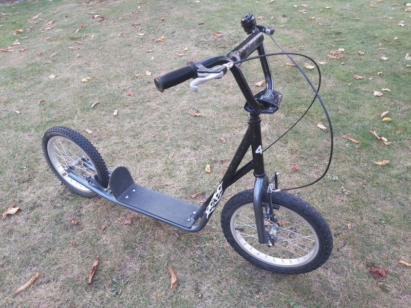 Odrážecí koloběžka Scooter 4S