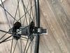 Kola Syncros X-30SE / 32H / 30 mm Tubeless ready, ořech XD