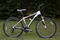 Trek 3700 series 3, vel 16" / kola 26"