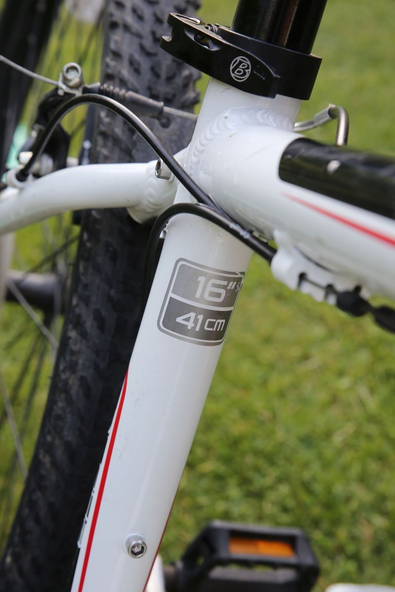 Trek 3700 series 3, vel 16" / kola 26"