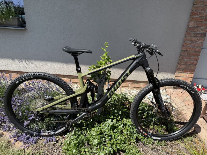Horské kolo GHOST Riot Trail CF Pro Carbon 2025 29″
