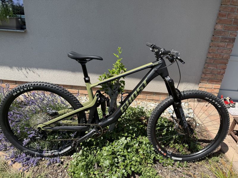 Horské kolo GHOST Riot Trail CF Pro Carbon 2025 29″