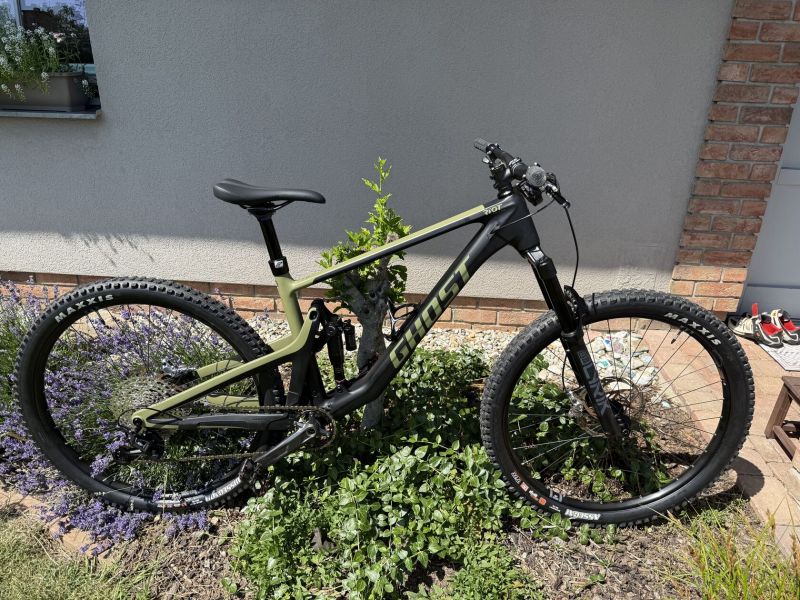 Horské kolo GHOST Riot Trail CF Pro Carbon 2025 29″