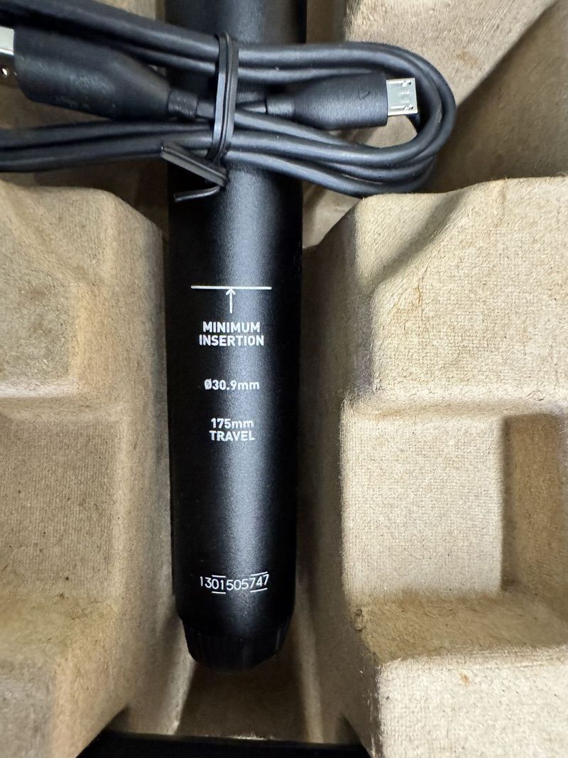 nová Teleskopická sedlovka Rock Shox Reverb AXS B1 175mm 30,9mm
