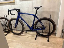 Trek Domane SL6 Gen4 vel 58 + Bontrager Aeolus Elite 50 TLR + měřič výkonu (najeto 150km na kole)