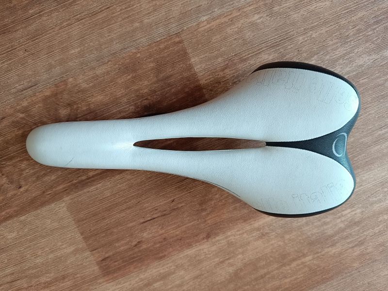 Sedlo Selle Italia SL