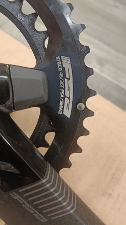 karbonové kliky FSA SL-K ligh a SRAM