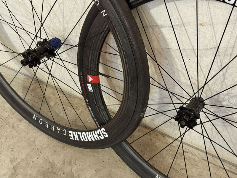 kola Schmolke Carbon TLO 45 na Tune nábojích 