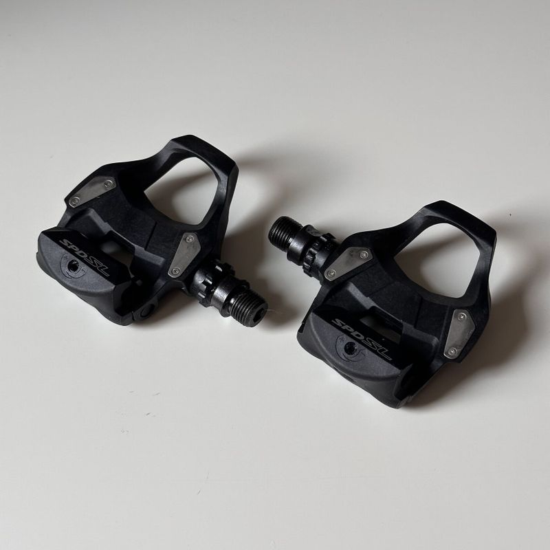 Silniční nášlapné pedály PD-RS500 SPD-SL + kufry Shimano SM11