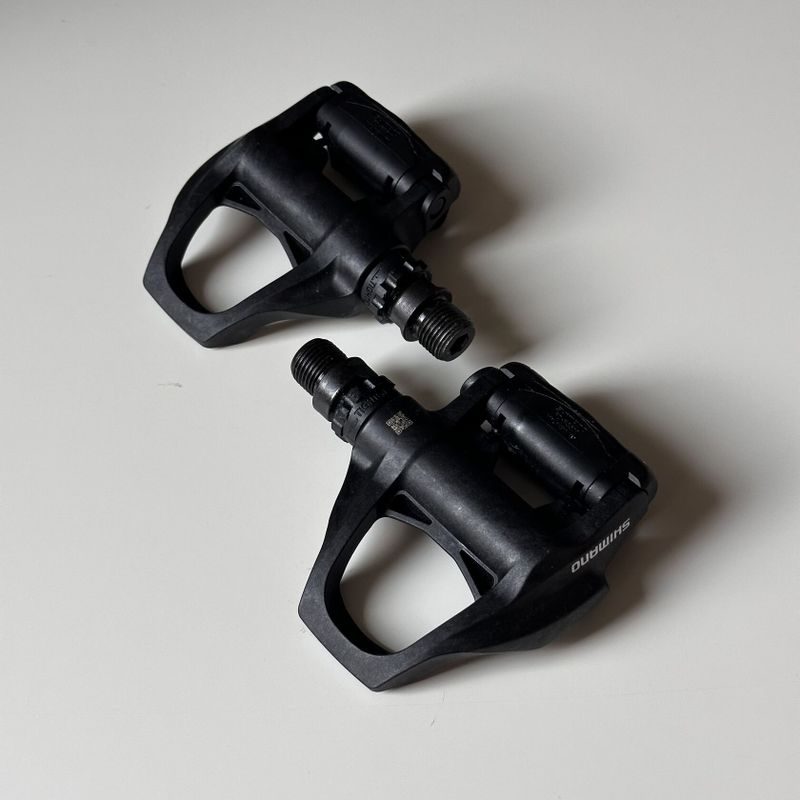 Silniční nášlapné pedály PD-RS500 SPD-SL + kufry Shimano SM11