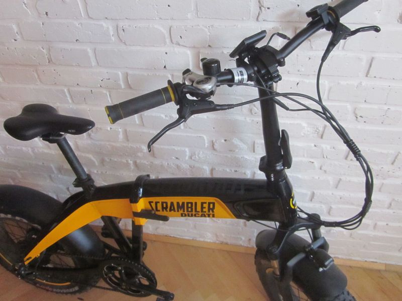 DUCATI SCRAMBLER, najeto 70 Km. PC 50.000 Kč