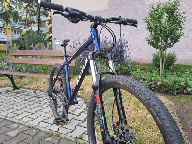 Horské kolo KONA 26“ velikost M (cca 155-185 cm), vidlice vzduch 140mm, XT 1x10