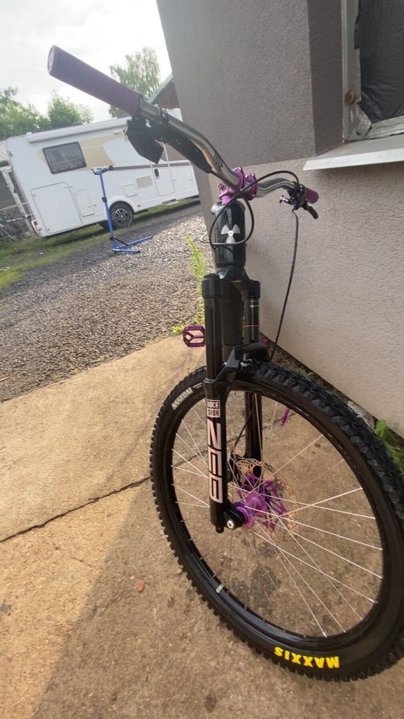 Nukeproof 290 Carbon 