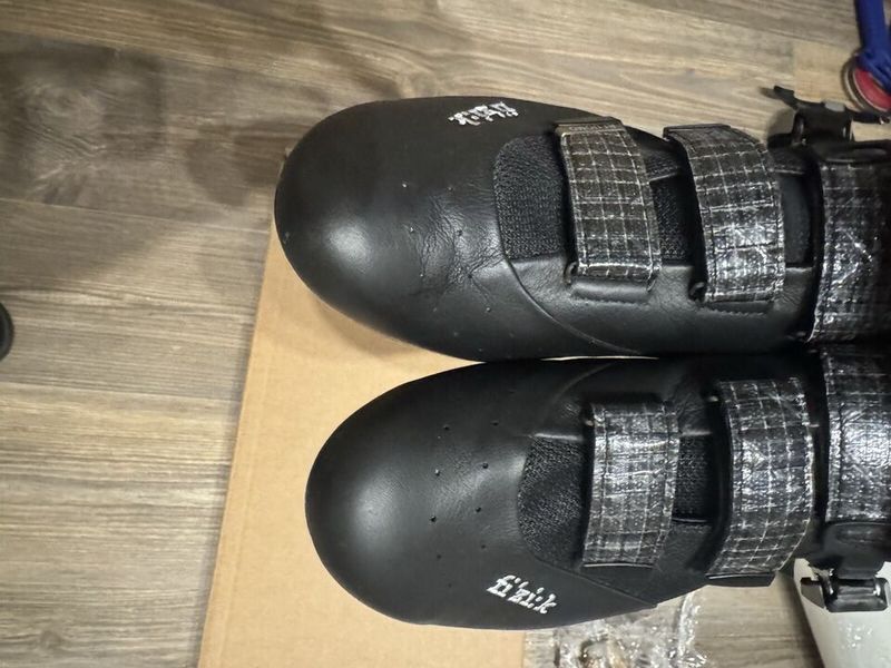cyklistické silniční boty tretry Fizik R1 Uomo vel.44