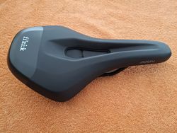 Sedlo Fizik Terra Aidon X5 - Black