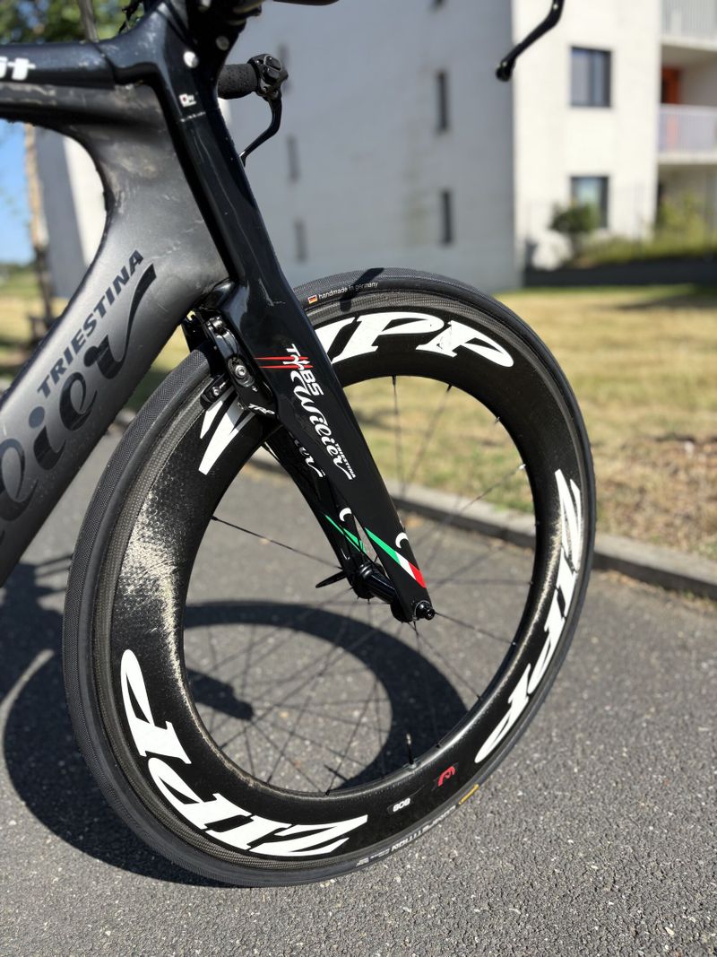 Triatlonový špeciál Wilier Twin Blade na Ultegra Di2, ZIPP 808