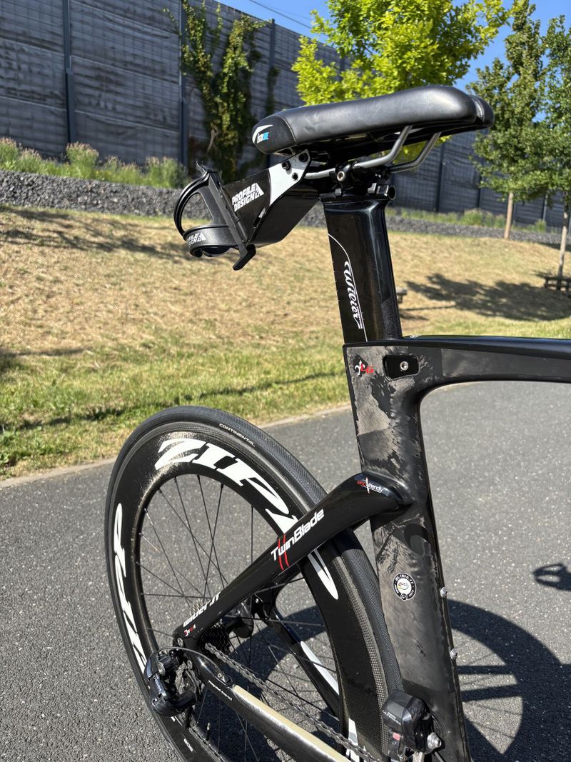 Triatlonový špeciál Wilier Twin Blade na Ultegra Di2, ZIPP 808