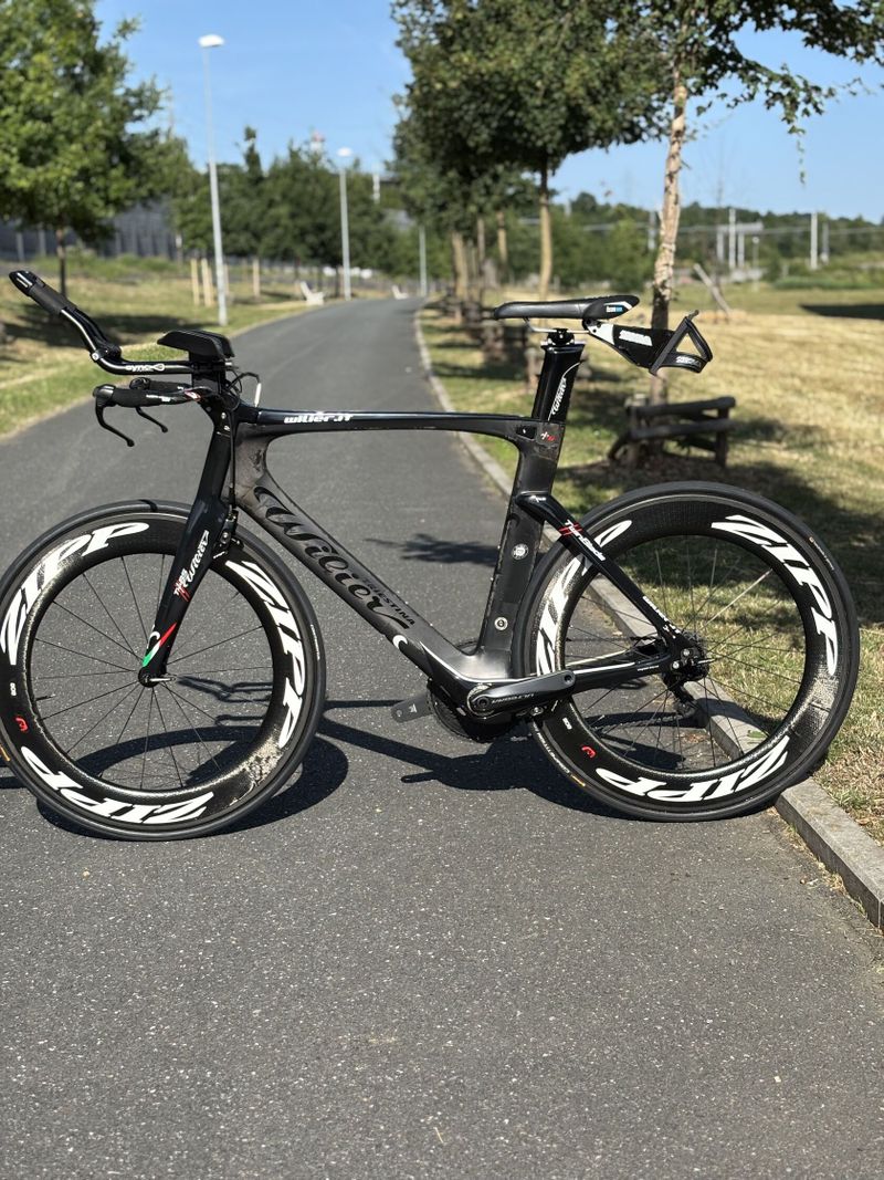 Triatlonový špeciál Wilier Twin Blade na Ultegra Di2, ZIPP 808