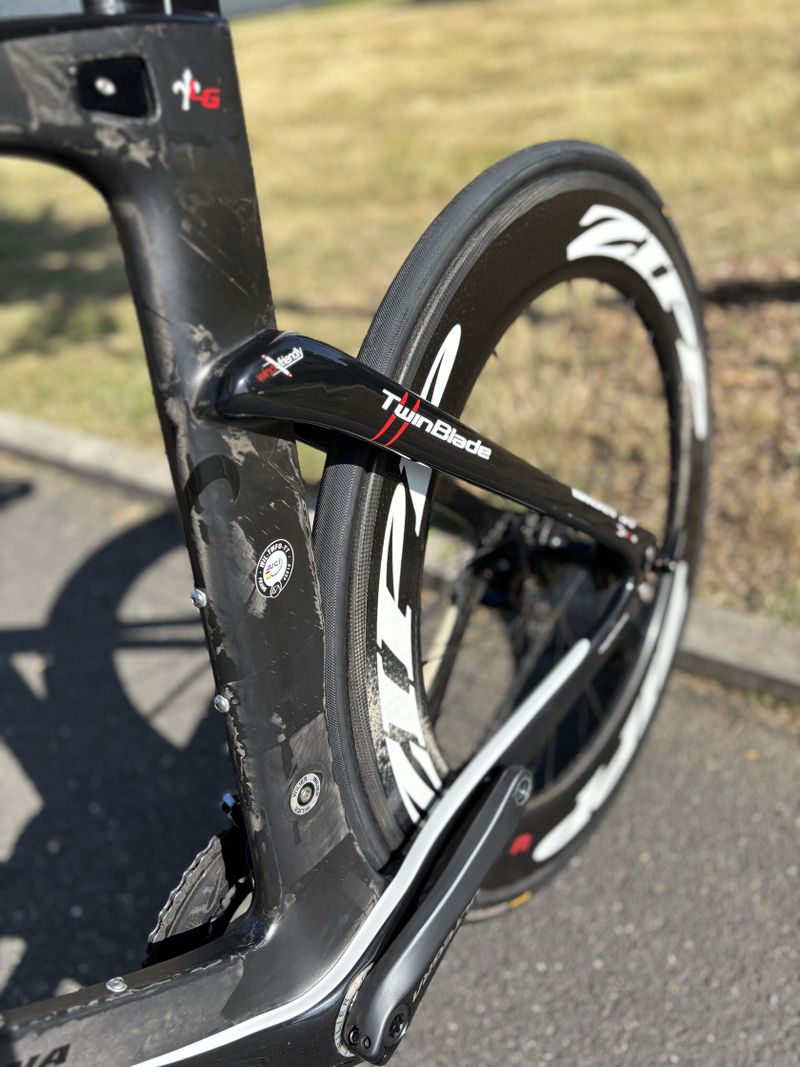 Triatlonový špeciál Wilier Twin Blade na Ultegra Di2, ZIPP 808
