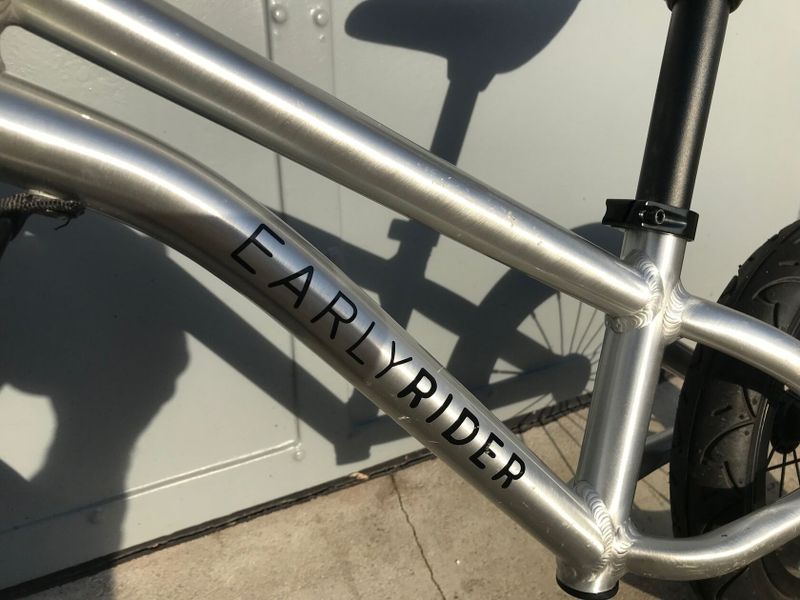 Earlyrider, Alley runner 12, odrážedlo