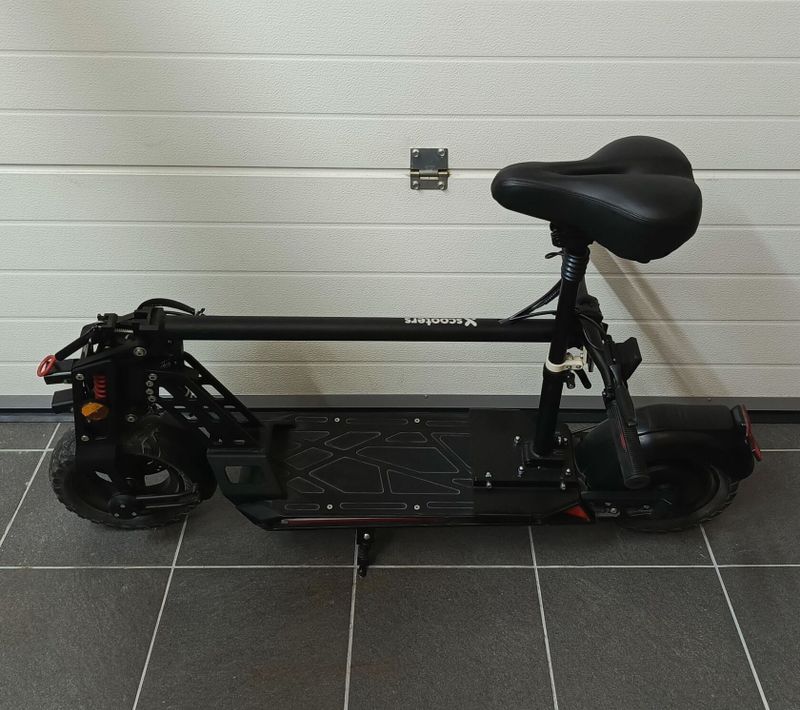 CESTOVNÍ X-Scooters XS04 48V