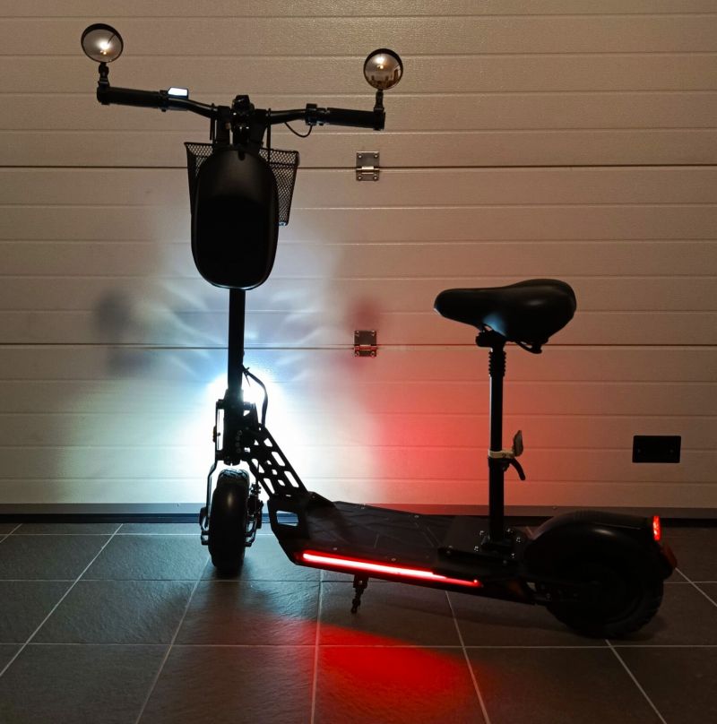 CESTOVNÍ X-Scooters XS04 48V
