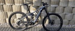 prodám TREK Rail 9.7 Gen 4 CARBON RED SMOKE S 2023 s vybavením