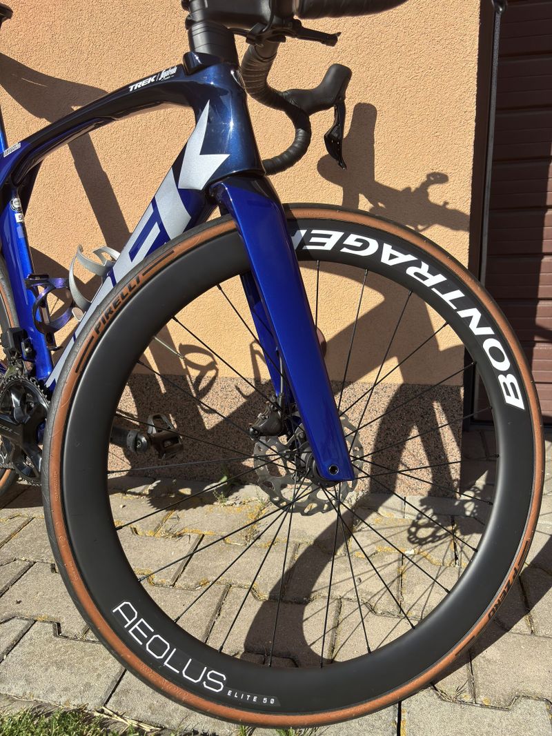 Prodám Trek Madone SL 6 Di2 Gen 6 Hex Blue vel. 56