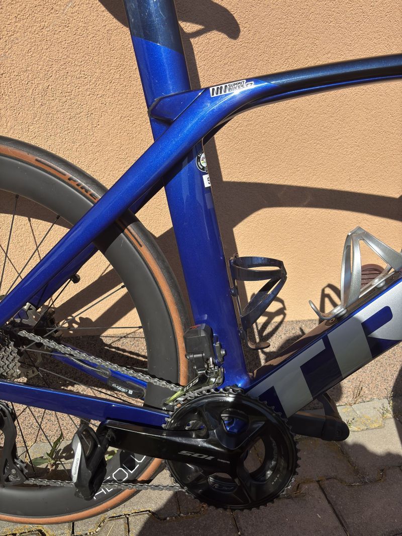 Prodám Trek Madone SL 6 Di2 Gen 6 Hex Blue vel. 56