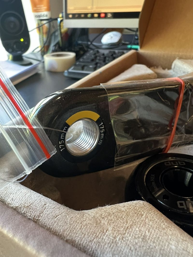 Kliky SRAM Force D2 DUB Glossy 175 mm bez převodníku