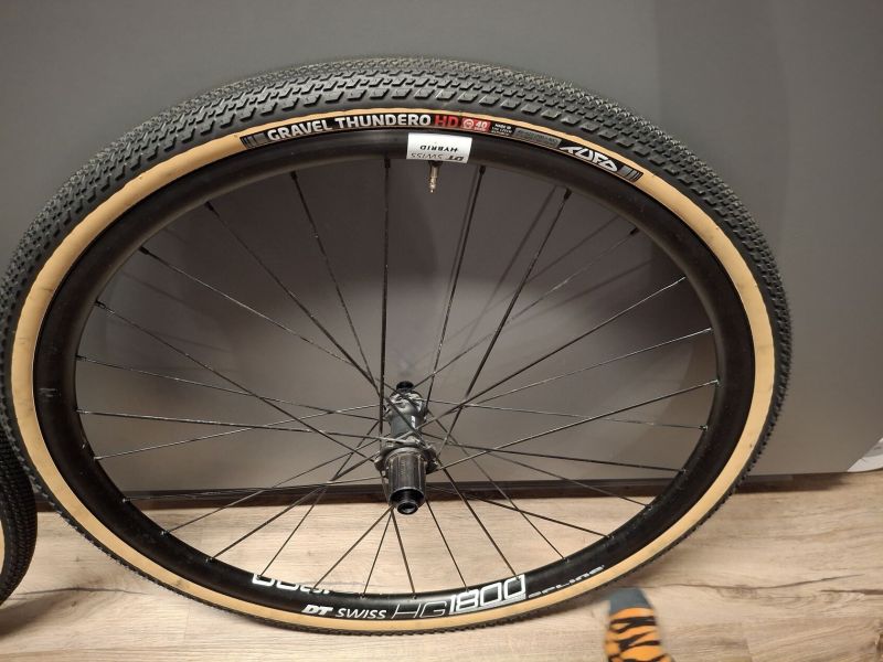 Kola DT Swiss HG 1800 Spline Hybrid Boost 700c
