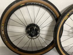Mavic crossmax sl carbon 29” vaha 1450g pro PC 30000