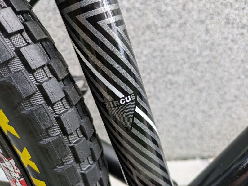 Dirt / Street kolo - Octane One ‘Zirkus’ 